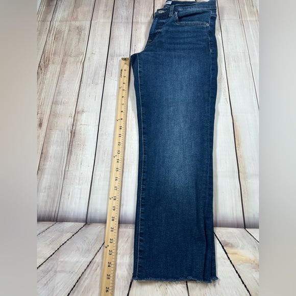 Lucky Brand Mid Rise Straight Cropped Jeans. Size 8 - Picture 8 of 9
